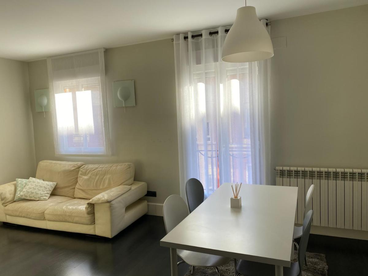 Apartamentos Logrono Centro, Tic Tac, Wifi エクステリア 写真