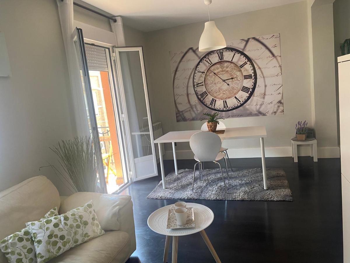 Apartamentos Logrono Centro, Tic Tac, Wifi エクステリア 写真