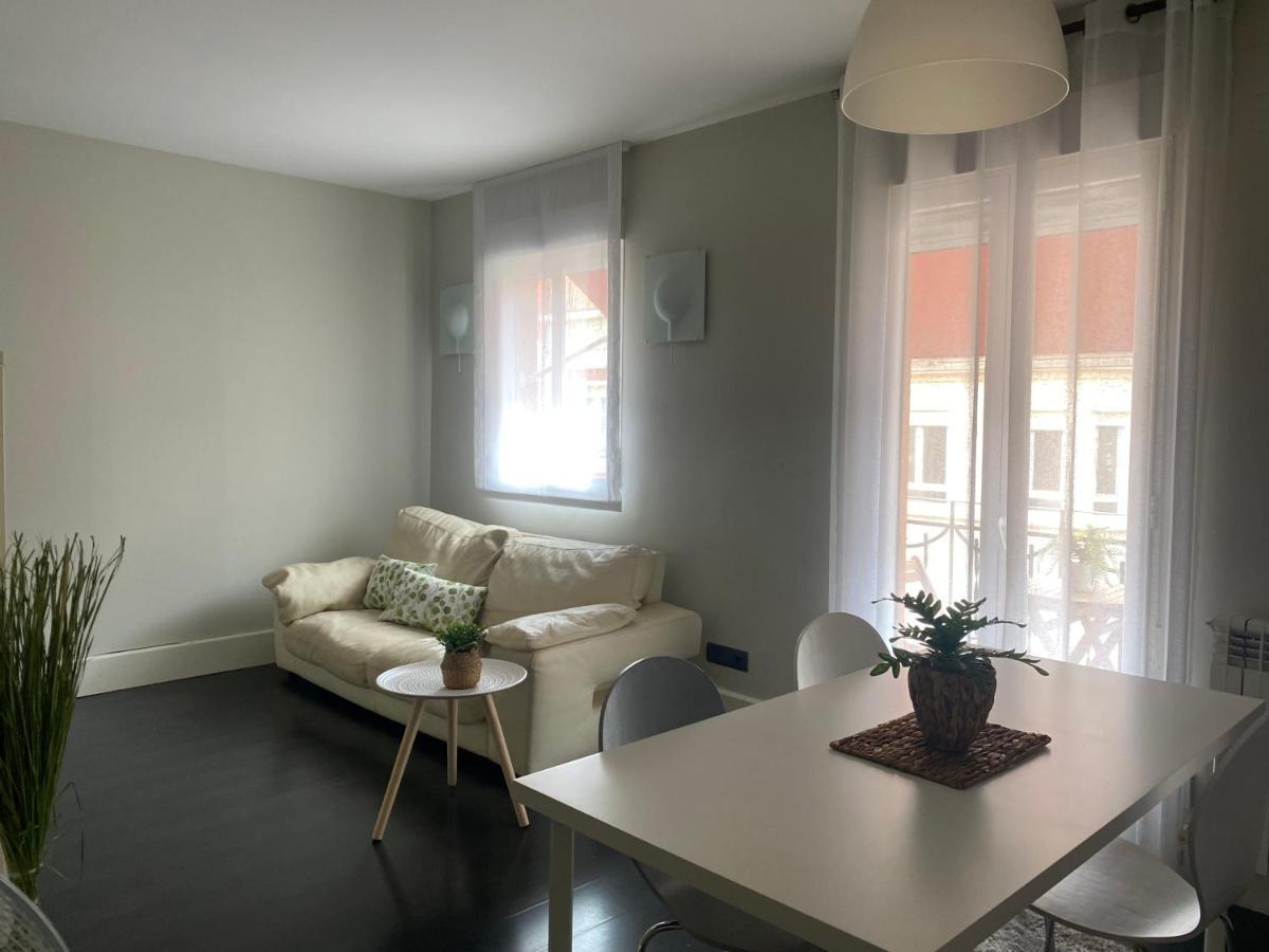 Apartamentos Logrono Centro, Tic Tac, Wifi エクステリア 写真